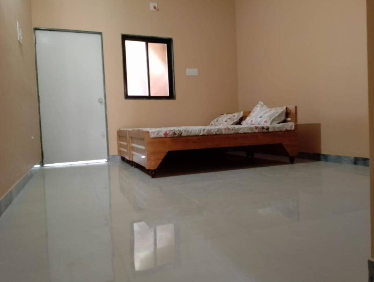 Dwarka Home Stay Экстерьер фото