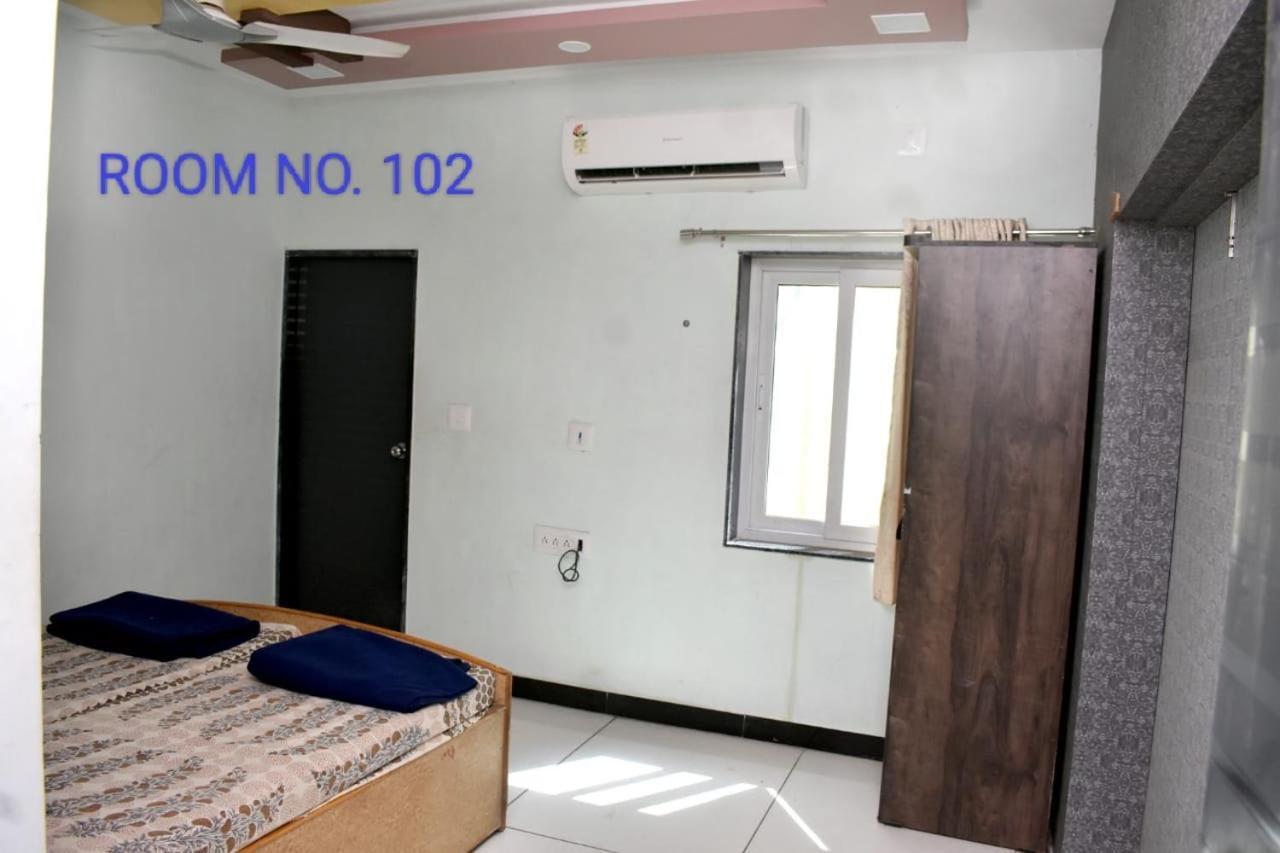 Dwarka Home Stay Экстерьер фото