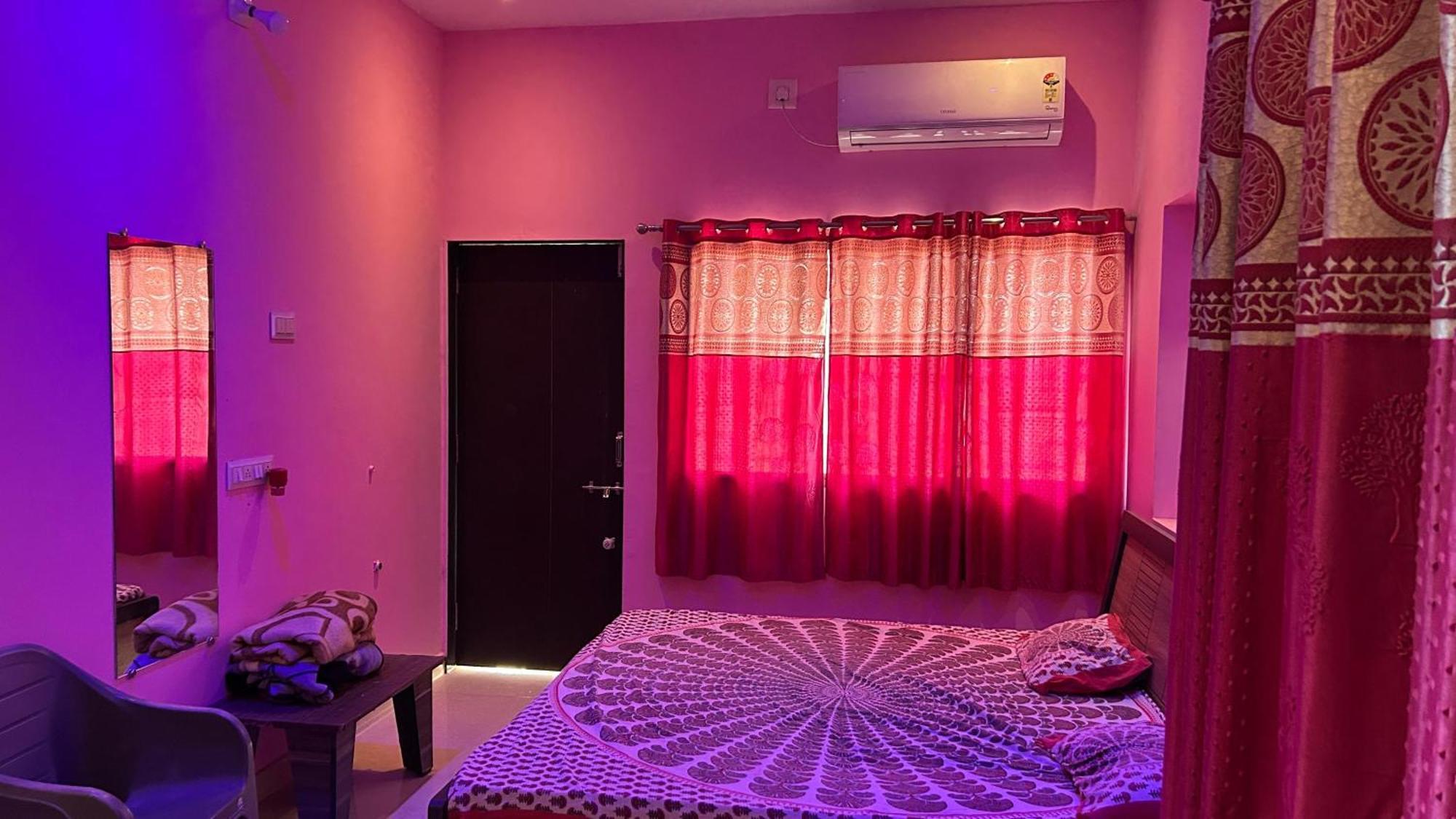 Dwarka Home Stay Экстерьер фото