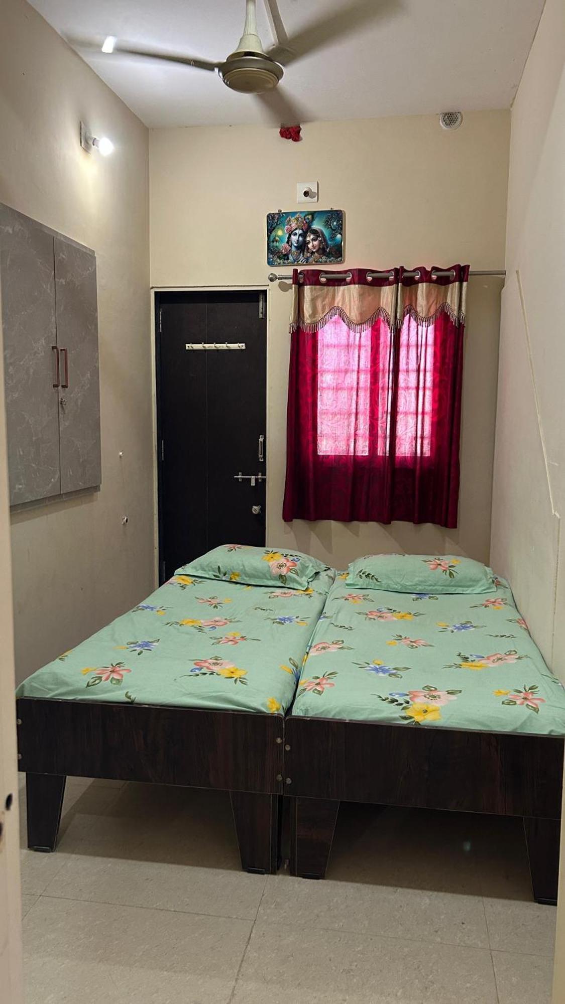 Dwarka Home Stay Экстерьер фото