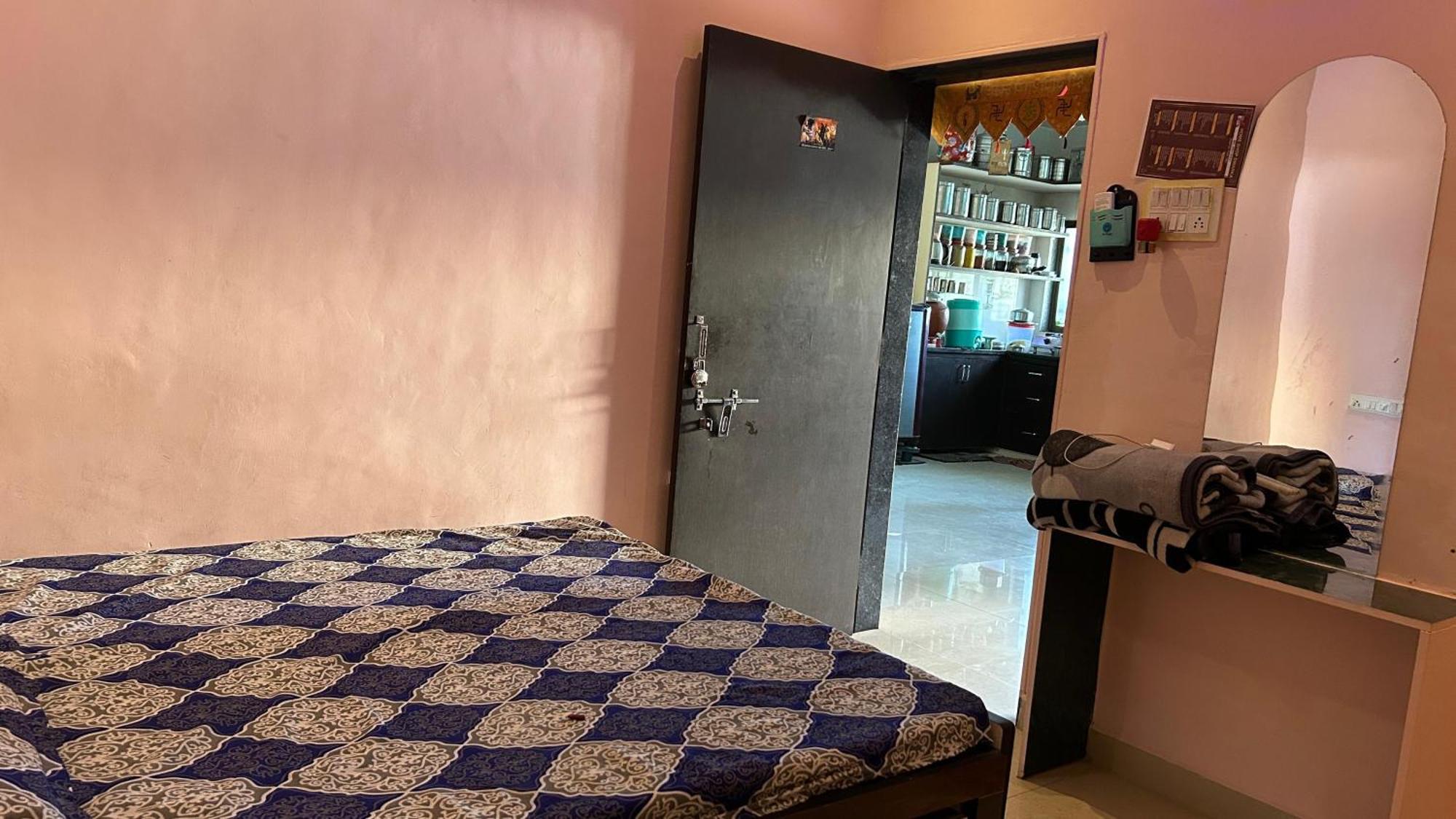 Dwarka Home Stay Экстерьер фото